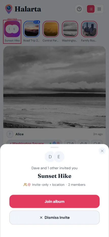 An album invitation showing who sent it, with buttons to join or dismiss.